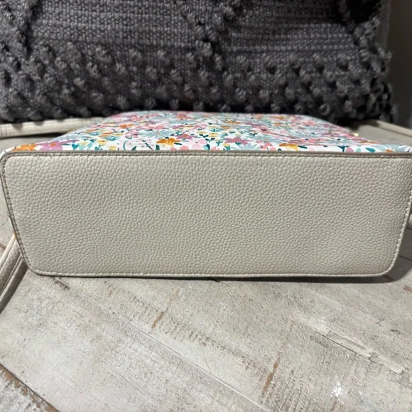 NWOT❤️Nanette Lapore Wildflower Crossbody - Picture 5 of 7